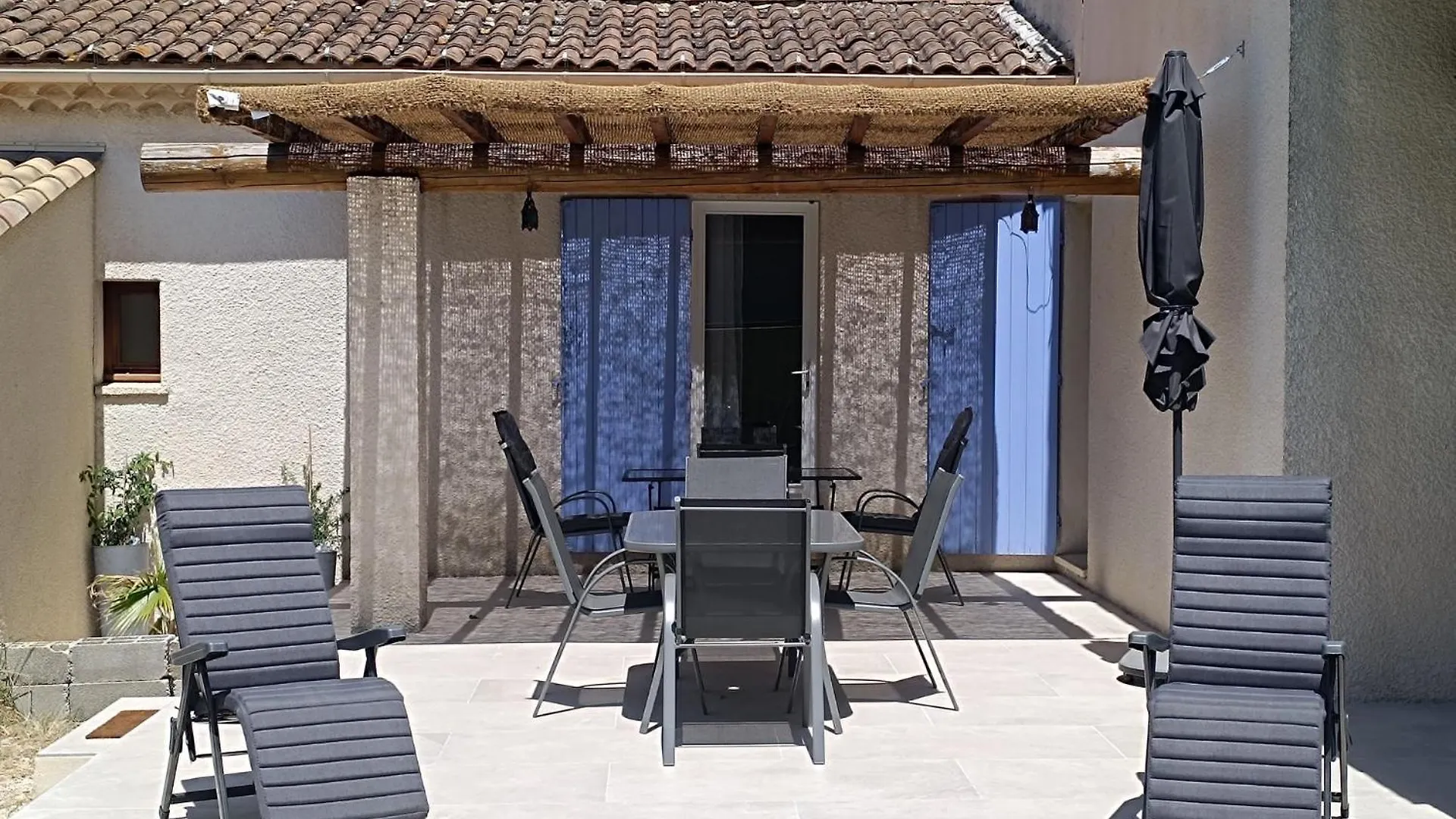 Vakantiehuis Maison Provencale - Piscine & Terrain De Petanque Grillon Frankrijk